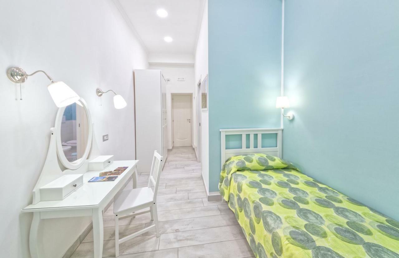 B&B Rest A Napoli Екстериор снимка